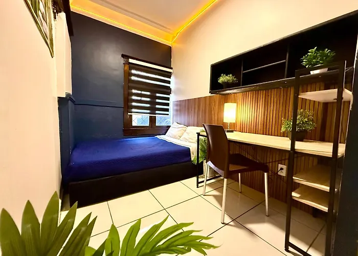Hostel City Guest house *