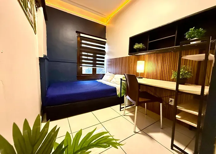 Hostel City Guest house *