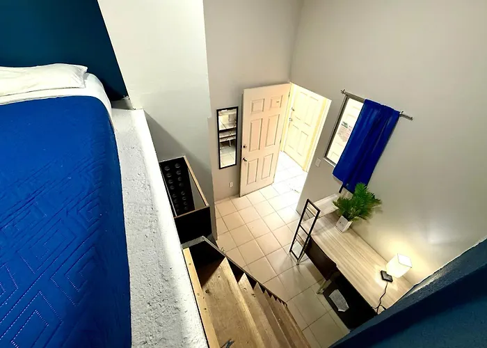 Hostel City Guest house *