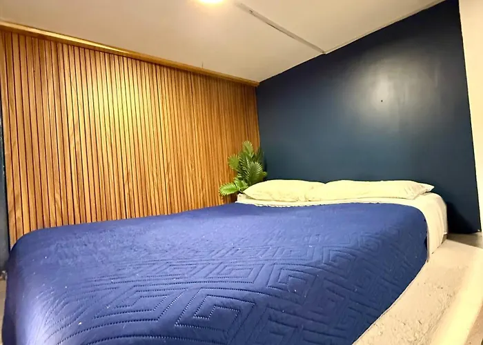 Hostel City Guest house *