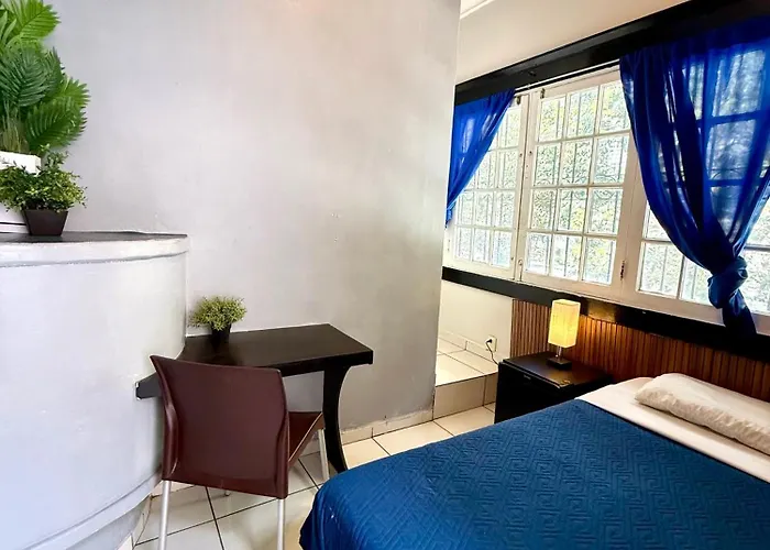 Hostel City Guest house *