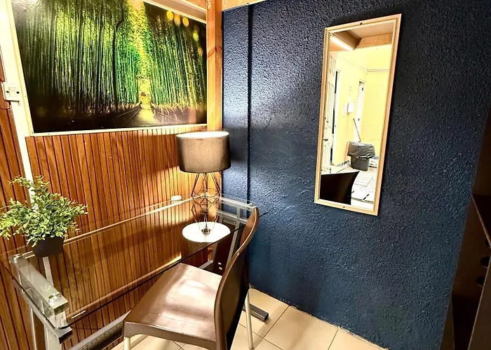 Hostel City Guest house *