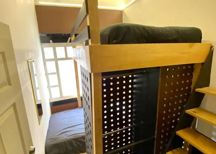 Hostel City Guest house