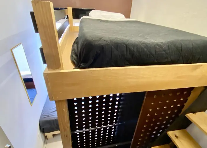 Hostel City Guest house *