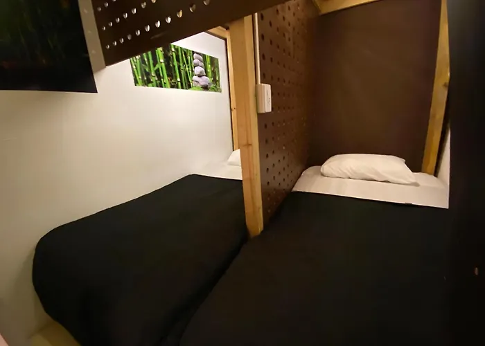 Hostel City Guest house *